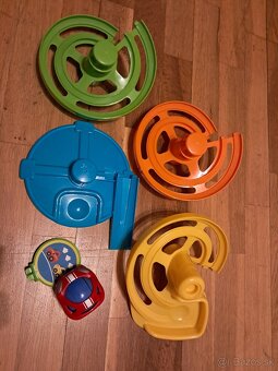 Detské parkovisko - spúšťanie autíčka - 2