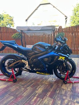 Suzuki gsxr 750 k7 - 2