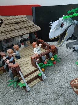 Lago Jurassic World 75941 - 2