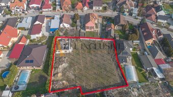 ALL INCLUSIVE l NA PREDAJ ROZĽAHLÝ STAVEBNÝ POZEMOK 1784 M2, - 2