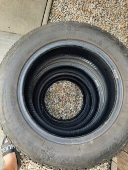 Predám 195/65 r15 - 2
