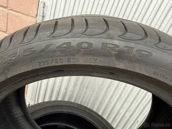 Letne pneumatiky 235/40 R19 - 2