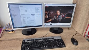 Zostava HP 8100 Elite + 2x monitor LG - 2