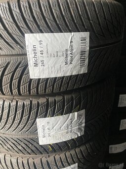 Michelin 245/45 R19 - 2