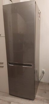 Predam chladničku s mrazničkou LG - 2