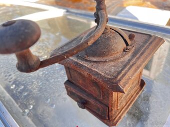 mlynček na kávu - 2