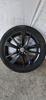 5x112,r17,7J,et49,originál Škoda -TOP stav - 2