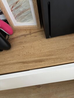 Skrinka pod TV - 2