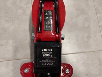 Predám hydraulicky zdvihak 2t - 2