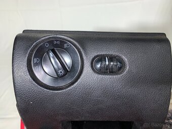 Obloženie interiéru pod volantom VW Passat B5 - 2