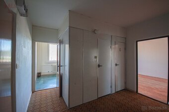 Pôvodný stav - Veľký 2i 68m2 + loggia na sídlisku Roveň - 2