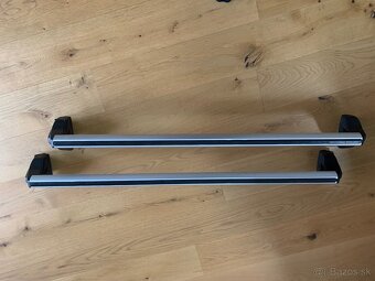 Predám priečny strešný nosič ŠKODA Superb III M060037A - 2