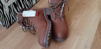 Dámske zimušné topánky 36 / Nové - 2