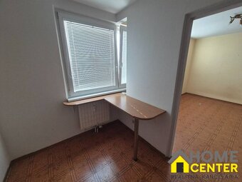 PREDAJ : 1 IZBOVÝ BYT, ul. HVIEZDOSLAVOVA, KOMÁRNO - 2