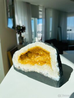 citrínová geóda  Prírodný minerál , vhodná ako darček - 2