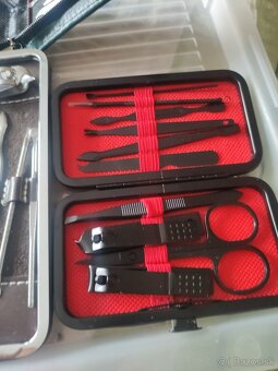 Dámská peněženka a manikúra - 2