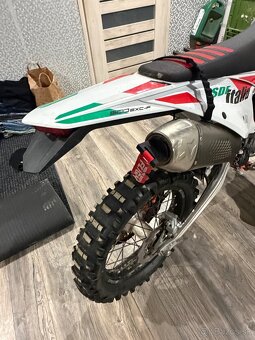 KTM EXC 250- 2020 6days- 4t/ 24,5mth+ vyfuk akrapovič - 2