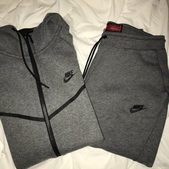 SÚPRAVA NIKE TECH veľ. M + darček - 2