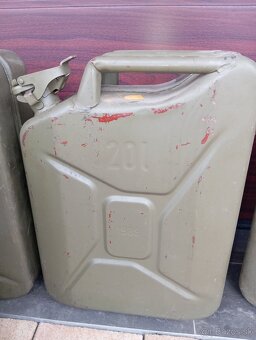 Vojenský kanister - 2