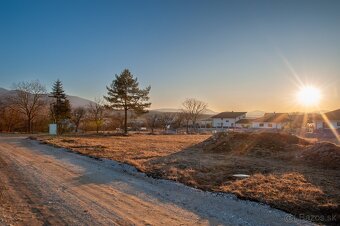 Stavebný pozemok v obci Stránske - 2