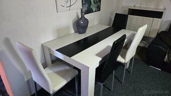 Jedálenský stôl a 4 stoličky - 2