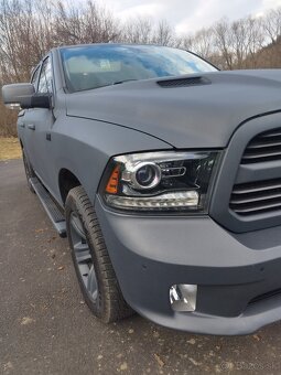 Dodge RAM 5.7 HEMI Sport - 2