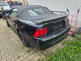 FORD MUSTANG 3.8 - 2