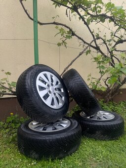 Sada pneu 195/65 R15 + disky + puklice Hyundai - 2