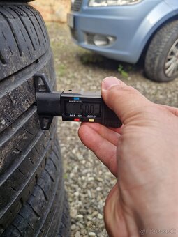 Predám Letné Pneu s rozmerom 205/55 R16 - 2