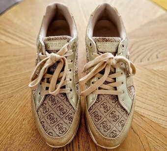 GUESS SNEAKERSY DEALY FL5DLY FAL12 ZLATÁ - LEN ZA 50 € - 2