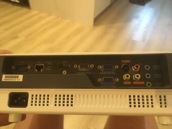 Predam projektor benq mw820st - 2