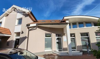 Komerčná budova v centre Komárna na predaj - 2
