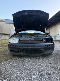 Rozpredám Golf IV 4-motion 2.0 85kw na náhradné diely - 2