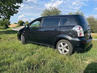 Toyota Corolla Verso D-4D - 2