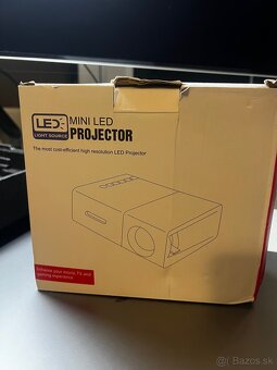 Mini LED projektor – nový, iba raz zapnutý - 2