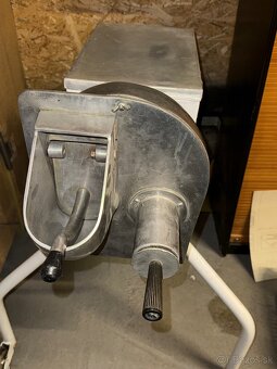 Stroj na spracovanie potravín - 2