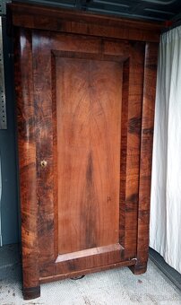 Starozitna skrina z 19-teho storocia, orech - 2