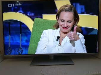 LED TV Panasonic TX-L42E6E - 2