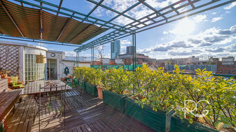 Pôsobivý staromestský byt s veľkou terasou s krásnym výhľado - 2