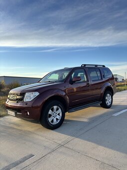 Nissan Pathfinder - 2