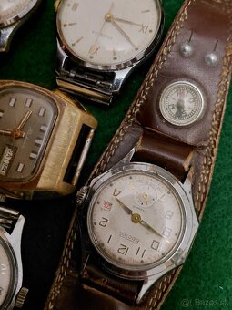 8x RUSKE.  HODINKY  150EU - 2