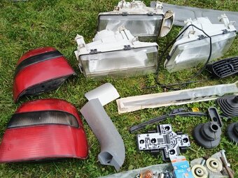 Felicia rôzne drobnosti, diely - 2