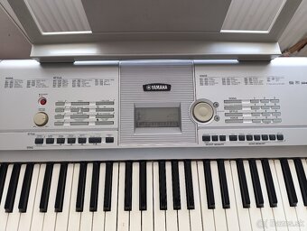 Yamaha dgx205 - 2