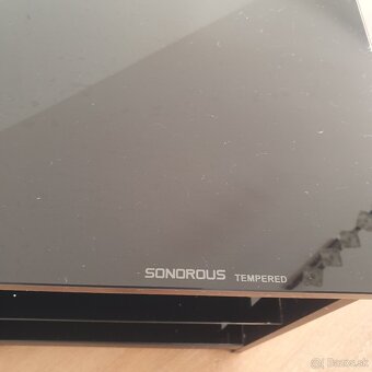 Stolík pod televízor - 2