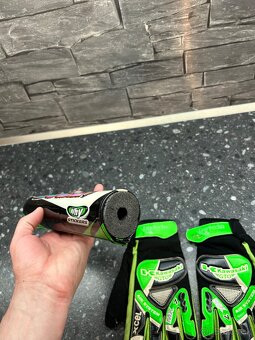 Rukavice + Chránič - 2