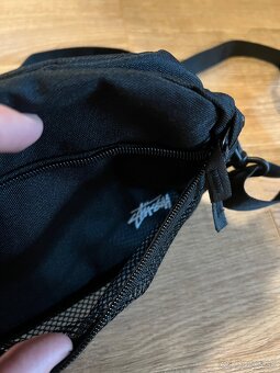 Ladvinka Stussy cierna - 2