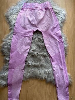 Rôzne dámske legíny - 2