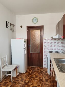 Na predaj 3 izbový byt Brezová pod Bradlom - 2