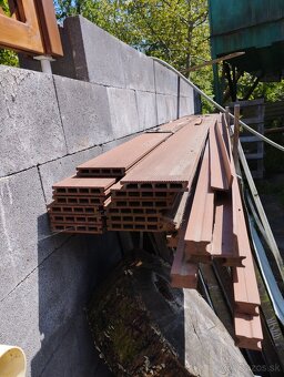 Drevoplast dosky podkladove hranolčeky - 2