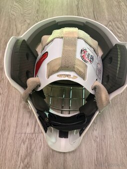 Predám brankársku prilbu bauer - 2